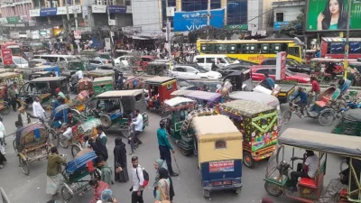 ট্রাফিক আইন লঙ্ঘনে ডিএমপির মামলা