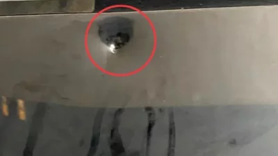 চট্টগ্রামের পাঁচলাইশ থানার হামজারবাগ এলাকায় ৫০ লাখ টাকা চাঁদা না পেয়ে এক প্রবাসী ব্যবসায়ীর ১১ তলা ভবনের গেট লক্ষ্য করে গুলি ছুড়েছে দুর্বৃত্তরা