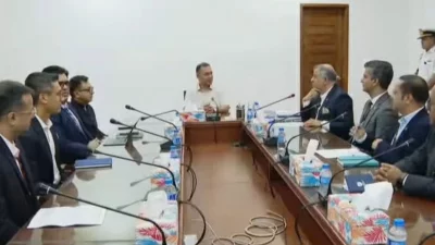 সচিবালয়ের মন্ত্রিপরিষদ বিভাগের সভাকক্ষে প্রধানমন্ত্রীর সঙ্গে আমেরিকান চেম্বার অব কমার্স ইন বাংলাদেশের (অ্যামচেম) একটি প্রতিনিধিদলের সৌজন্য সাক্ষাৎ