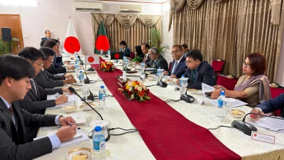 দুই পক্ষের বৈঠক