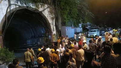 উত্তরাখণ্ডের চামোলিতে ধসে পড়া টানেল। ছবি: এএনআই