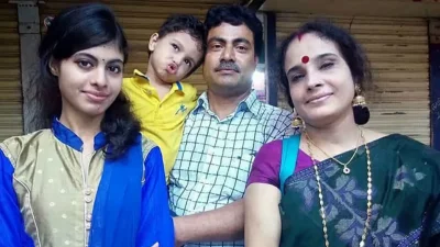 অবসরপ্রাপ্ত স্কুলশিক্ষক গণপতি চক্রবর্তী ওরফে জুয়েলসহ একই পরিবারের চার জনের মরদেহ উদ্ধার করেছে পুলিশ