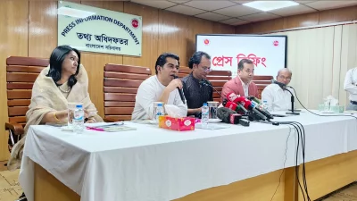 তথ্য মন্ত্রণালয়ের তথ্য অধিদফতরের সম্মেলন কক্ষে সাপ্তাহিক ব্রিফিংয়ে তথ্যমন্ত্রী আন্দালিভ রহমান পার্থ