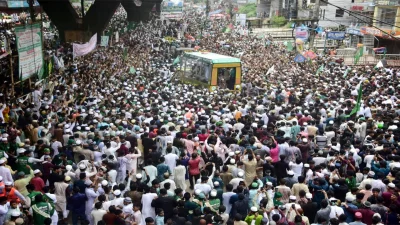 জশনে জুলুসে ভক্তদের ঢল