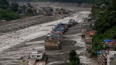 এখন পর্যন্ত ৯৫ জনের মৃত্যুর খবর পাওয়া গেছে।