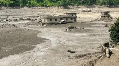 নেপালে আকস্মিক পাহাড়ি ঢলে ভয়াবহ বন্যা