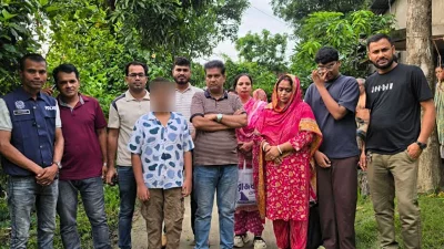 সপরিবারে আত্মগোপনে থাকা  স্বর্ণ ব্যবসায়ীকে আটক করেছেন পুলিশ