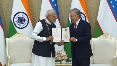উজবেকিস্তানের সর্বোচ্চ রাষ্ট্রীয় সম্মাননা ‘অর্ডার অব ওলিয়ি দারাজালি দোস্তলিক’ পেয়েছেন ভারতের প্রধানমন্ত্রী নরেন্দ্র মোদি। ছবি: সংগৃহীত