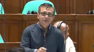 সংসদে বাণিজ্য মন্ত্রী খন্দকার আব্দুল মুক্তাদির (ফাইল ছবি: সংগৃহীত)