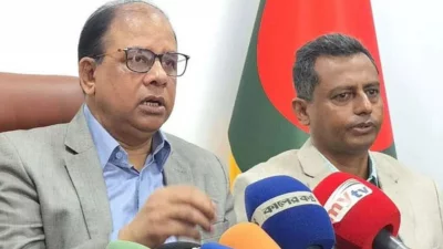 কথা বলছেন চিফ প্রসিকিউটর মো. আমিনুল ইসলাম