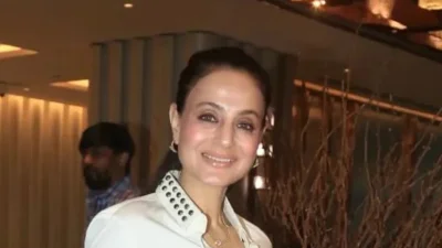 বলিউড অভিনেত্রী আমিশা প্যাাটেল। ফাইল ছবি
