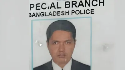 পুলিশের স্পেশাল ব্র্যাঞ্চের (এসবি) সদস্য আলতাফ হোসেন