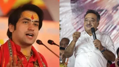 ভারতের ধর্মীয় বক্তা বাঘেশ্বর বাবা বা ধীরেন্দ্র শাস্ত্রী (বামে) ও পশ্চিমবঙ্গ রাজ্য বিজেপি সভাপতি শমীক ভট্টাচার্য (বামে)। ছবি: পিটিআই