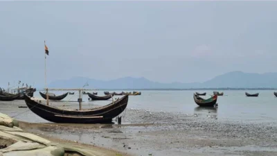 টেকনাফে নাফ নদী