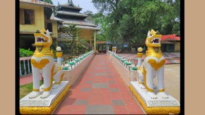 মহেশখালীর বড় রাখাইন পাড়া বৌদ্ধ মন্দির (ছবি: সংগৃহীত)