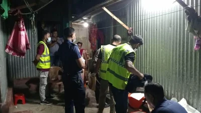 ঘটনাস্থলে গিয়ে পুলিশ ও ক্রাইম সিন ইউনিট বিভিন্ন আলামত সংগ্রহ করেছে, তদন্ত চালিয়ে যাচ্ছে