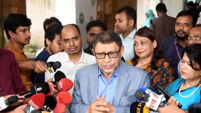 সাংবাদিকদের ব্রিফ করেন স্বাস্থ্যমন্ত্রী সরদার মো. সাখাওয়াত হোসেন