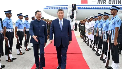 বিমানটিতে রয়েছে সামরিক মানের এনক্রিপ্টেড যোগাযোগব্যবস্থা। ছবি: এনডিটিভি