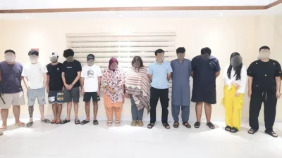 বন্দি বিদেশি নাগরিকদের একাংশ