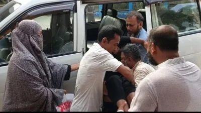 অসুস্থ শিক্ষার্থীদের হাসপাতালে নেওয়া হয়েছে