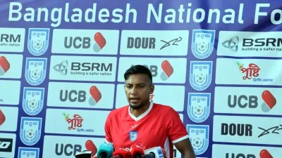 কথা বলছেন জামাল ভূঁইয়া।