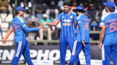 শীর্ষস্থান হারিয়েছে ভারত।