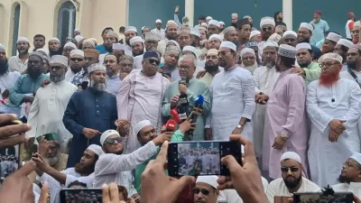 জাতীয়তাবাদী ওলামা দলের এক প্রতিবাদ সমাবেশে বিএনপির ভারপ্রাপ্ত মহাসচিব রুহুল কবির রিজভী