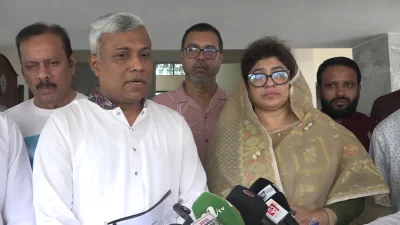 যশোরে সাংবাদিকদের সঙ্গে কথা বলেন অনিন্দ্য ইসলাম অমিত