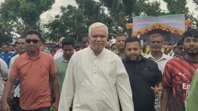 দিনাজপুরের নবাবগঞ্জ উপজেলার হরিনাথপুর ফরেস্ট সরকারি প্রাথমিক বিদ্যালয় মাঠে মাজকল্যাণ মন্ত্রী ডা. এ জেড এম জাহিদ হোসেন