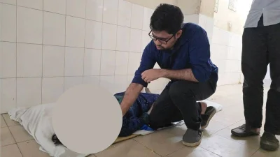 ​কুমিল্লার দেবিদ্বার উপজেলা স্বাস্থ্য কমপ্লেক্সের ভেত‌রে টানা দুই দিন বিনাচিকিৎসায় যন্ত্রণায় কাতরাচ্ছিলেন সড়ক দুর্ঘটনায় আহত মানসিক প্রতিবন্ধী এক নারী