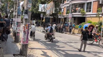 ঢাকা কলেজ ও আইডিয়াল কলেজের শিক্ষার্থীদের সংঘর্ষ নিয়ন্ত্রণে অতিরিক্ত পুলিশ মোতায়েন
