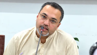 বিশ্ব শিক্ষক দিবস উদযাপন উপলক্ষে সংবাদ সম্মেলনে কথা বলছেন প্রধানমন্ত্রীর উপদেষ্টা ও তার কার্যালয়ের মুখপাত্র মাহদী আমিন। ছবি: সংগৃহীত