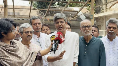 রাড্ডা স্বাস্থ্যসেবা কেন্দ্র পরিদর্শনকালে গণসংহতি আন্দোলনের নেতারা