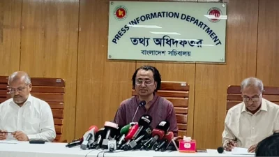 তথ্য অধিদফতরের সম্মেলন কক্ষে সাপ্তাহিক ব্রিফিংয়ে প্রধানমন্ত্রীর তথ্য ও সম্প্রচারবিষয়ক উপদেষ্টা ডা. জাহেদ উর রহমান