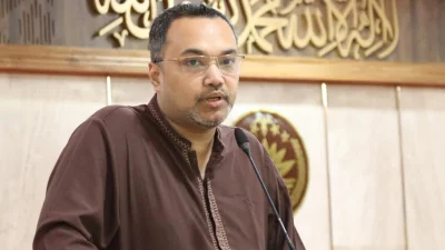 সংবাদ সম্মেলনে  ড. মাহদী আমিন