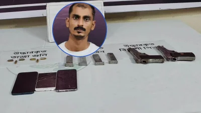 গাজীপুরে দুটি বিদেশি পিস্তল, চারটি ম্যাগাজিন, ছয় রাউন্ড গুলি এবং একটি ব্লাংক কার্তুজসহ ‘চাঁদাবাজ’ রাসেল রানাকে (৩৮) গ্রেফতার করেছে স্পেশাল রেসপন্স ব্যাটালিয়ন (এসআরবি-১) পোড়াবাড়ী ক্যাম্প