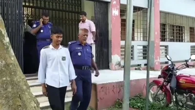 তাকে সন্ত্রাসবিরোধী আইনে করা একটি মামলায় গ্রেফতার দেখিয়ে কারাগারে পাঠানো হয়েছে