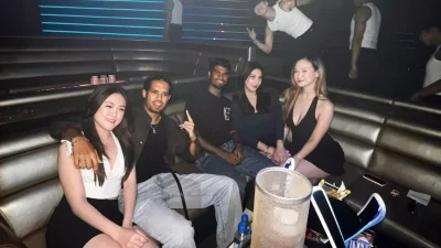 নাইট ক্লাবে সাদ উদ্দিন ও সোহেল রানা