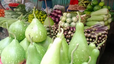 রাজধানীর একটি সবজির বাজার