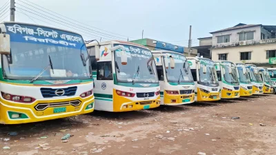 হবিগঞ্জ পৌর বাস টার্মিনালে বন্ধ থাকা অভ্যন্তরীণ ও দূরপাল্লার বাস