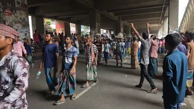জাতীয় প্রেস ক্লাবের সামনে অটোচালকদের সমাবেশ