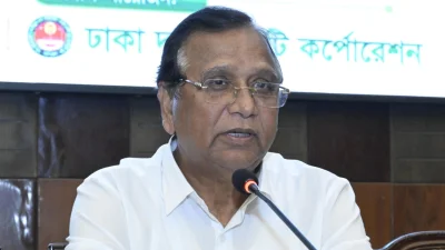 ‘শিশু আনন্দমেলায়’ উপস্থিত হয়ে শিশুদের বিভিন্ন প্রশ্নের উত্তর দেন ডিএসসিসি প্রশাসক