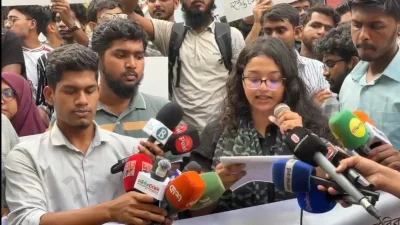 চট্টগ্রাম প্রেসক্লাবের সামনে চুয়েট শিক্ষার্থীদের মানববন্ধন