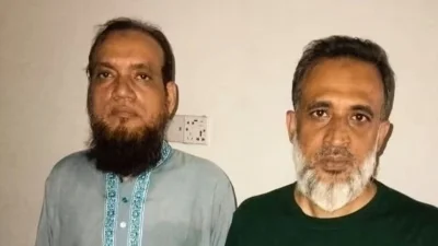 ভারপ্রাপ্ত অধ্যক্ষ ডক্টর মোহা. নিয়ামতুল্লাহ এবং মাদ্রাসার উপপরিচালক (প্রশাসন) সৈয়দ সানজিদ