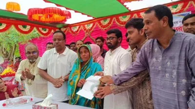 মিশন ও তার মায়ের হাতে প্রাথমিকের শিক্ষকের নিয়োগপত্র তুলে দেন প্রধানমন্ত্রীর রাজনৈতিক উপদেষ্টা রাশেদ খাঁন