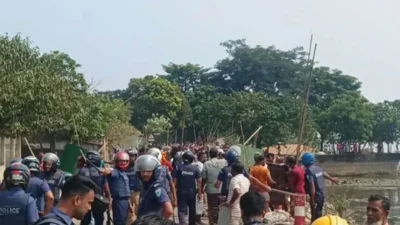 সুনামগঞ্জের তাহিরপুরে মসজিদের মাইকে ঘোষণা দিয়ে পাঁচ গ্রামের লোকজনের মধ্যে সংঘর্ষের ঘটনা ঘটেছে