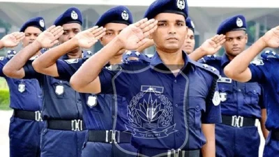 পুলিশ সদস্য (ছবি: সংগৃহীত)