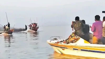 মা ইলিশ রক্ষার অভিযানে কোস্টগার্ডের ওপর জেলেদের হামলা