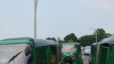 শনিবার সকাল থেকে রাজধানীর বিভিন্ন সড়কে যানজট দেখা দেয়