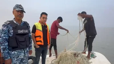 মা ইলিশ সংরক্ষণ চাঁদপুরে অভিযান